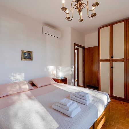 Portosole Attic - With Terrace And Private Parking Apartment Sanremo Luaran gambar