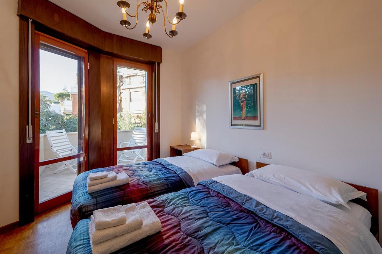Portosole Attic - With Terrace And Private Parking Apartment Sanremo Luaran gambar