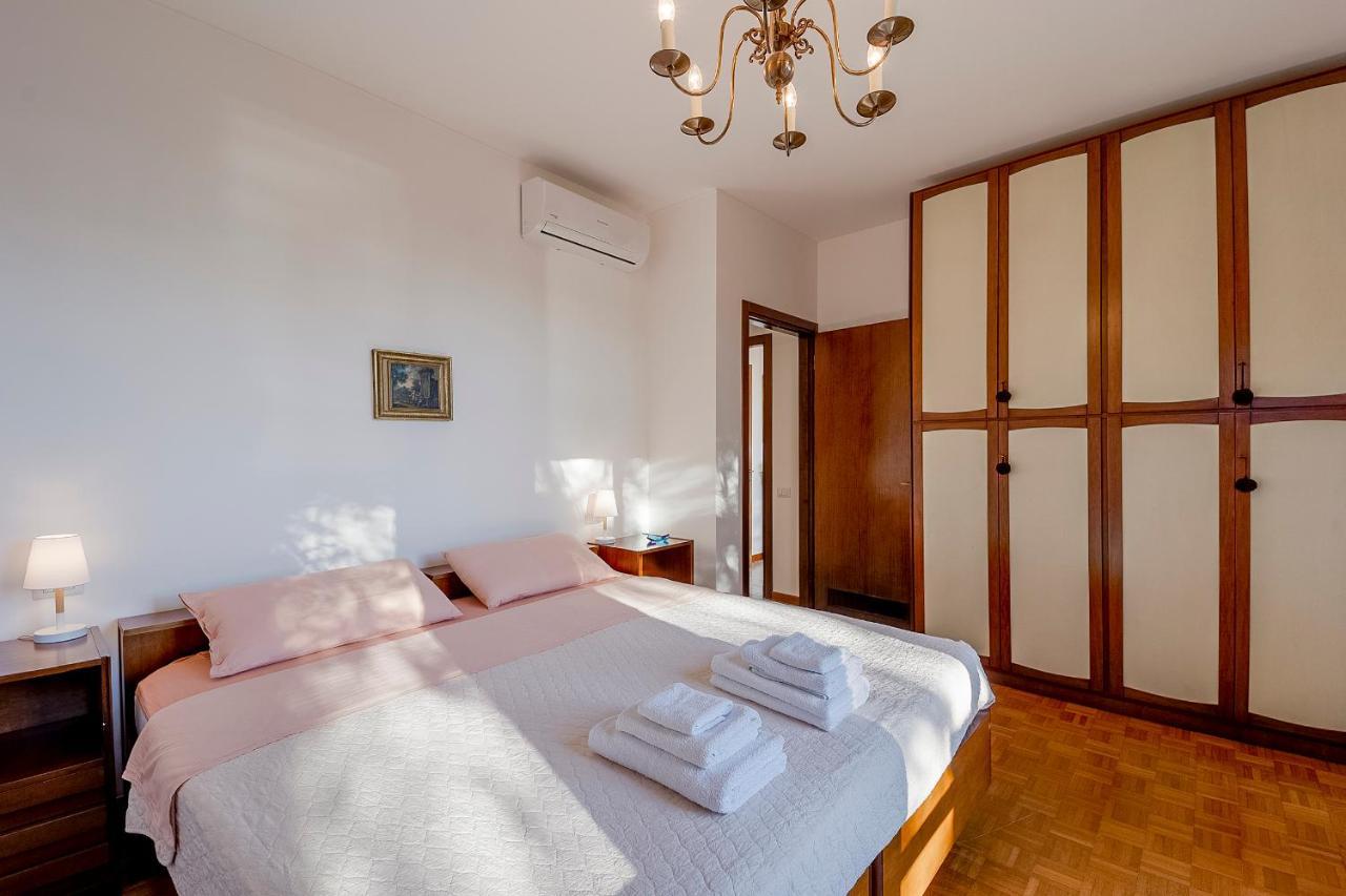 Portosole Attic - With Terrace And Private Parking Apartment Sanremo Luaran gambar