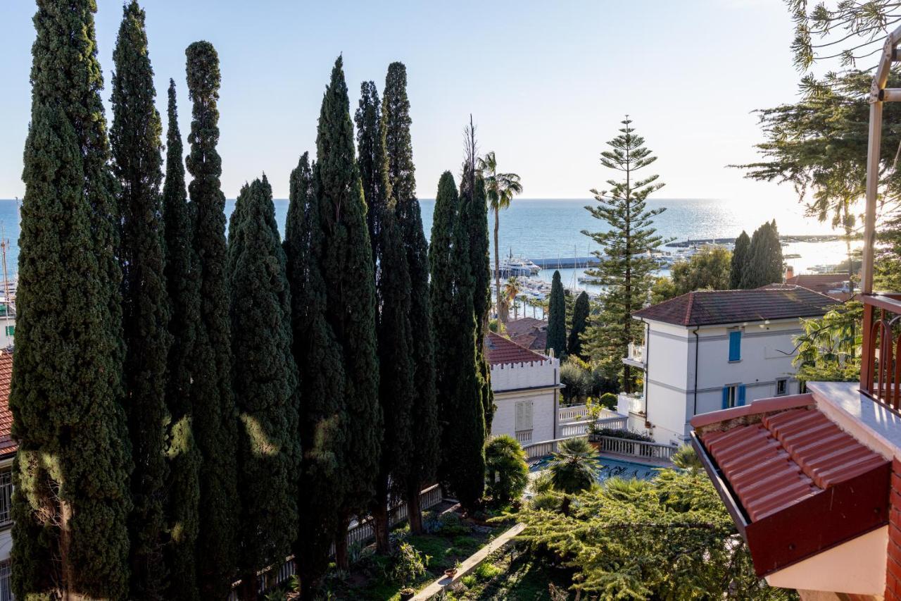 Portosole Attic - With Terrace And Private Parking Apartment Sanremo Luaran gambar