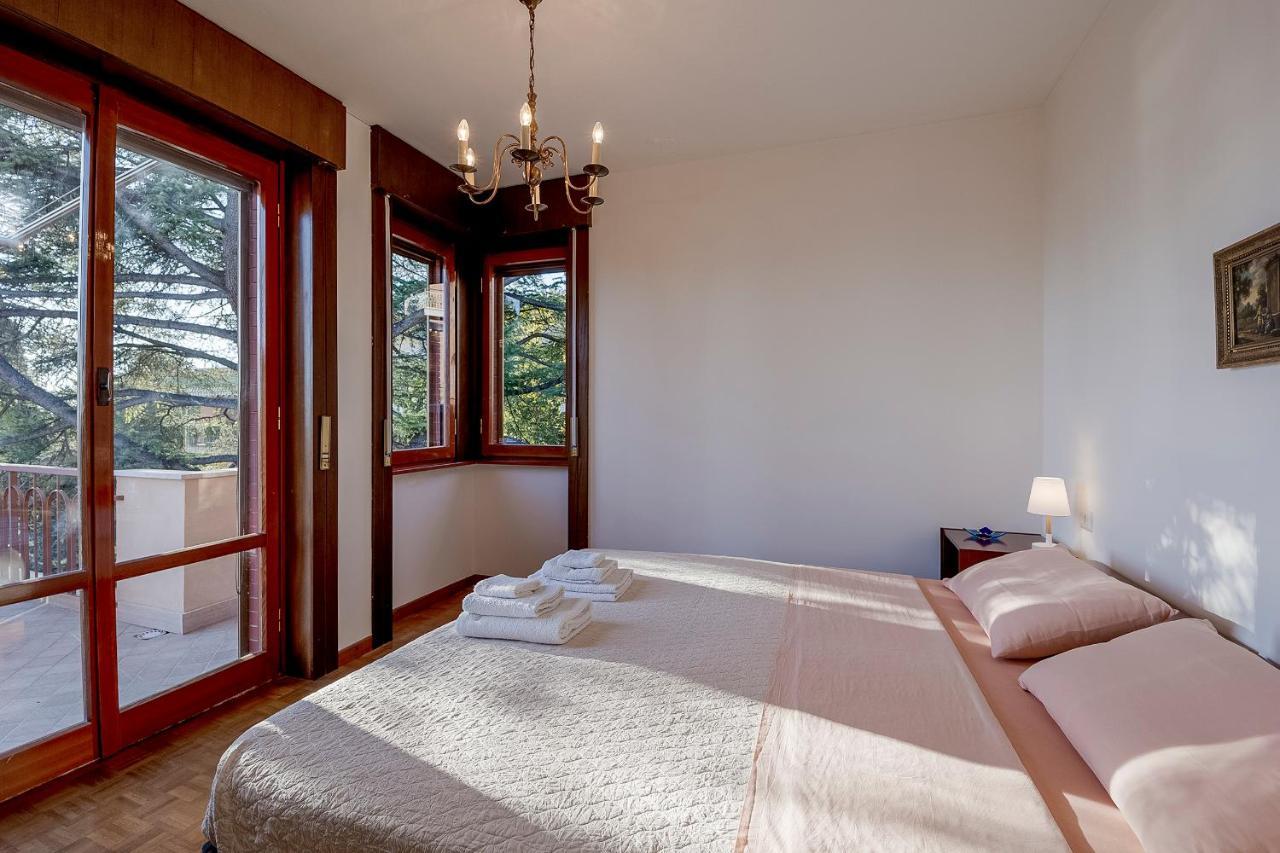 Portosole Attic - With Terrace And Private Parking Apartment Sanremo Luaran gambar