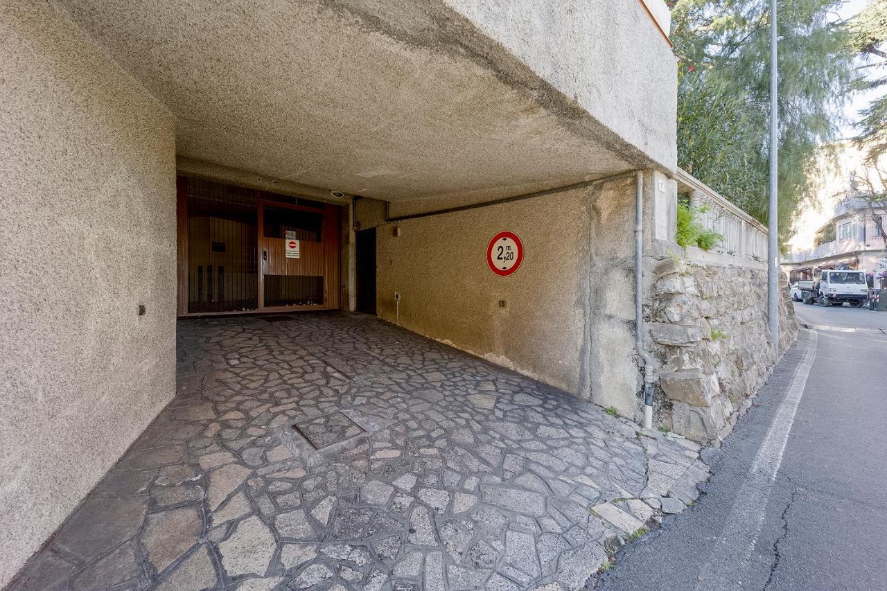 Portosole Attic - With Terrace And Private Parking Apartment Sanremo Luaran gambar