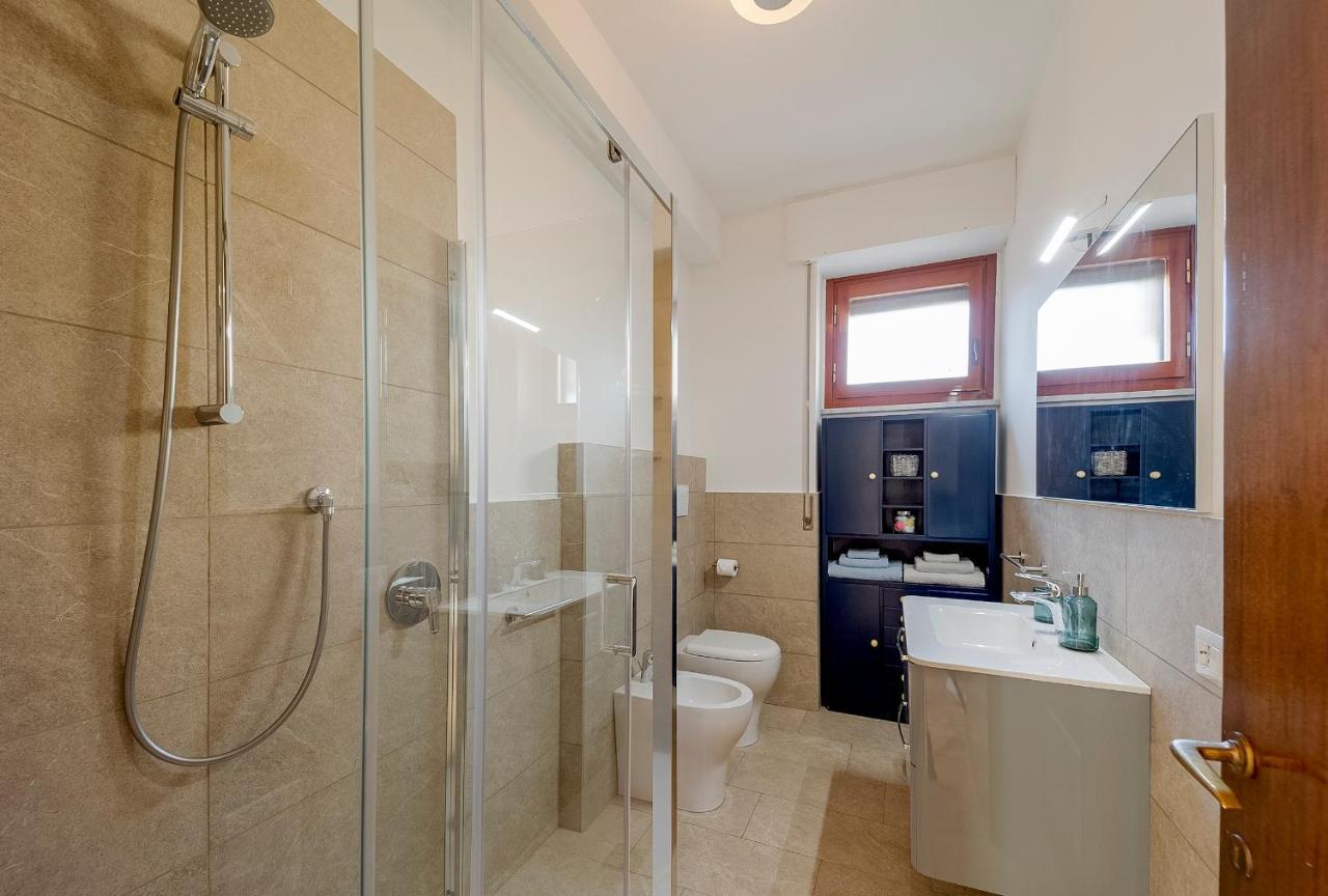 Portosole Attic - With Terrace And Private Parking Apartment Sanremo Luaran gambar