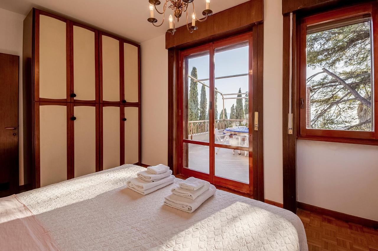 Portosole Attic - With Terrace And Private Parking Apartment Sanremo Luaran gambar